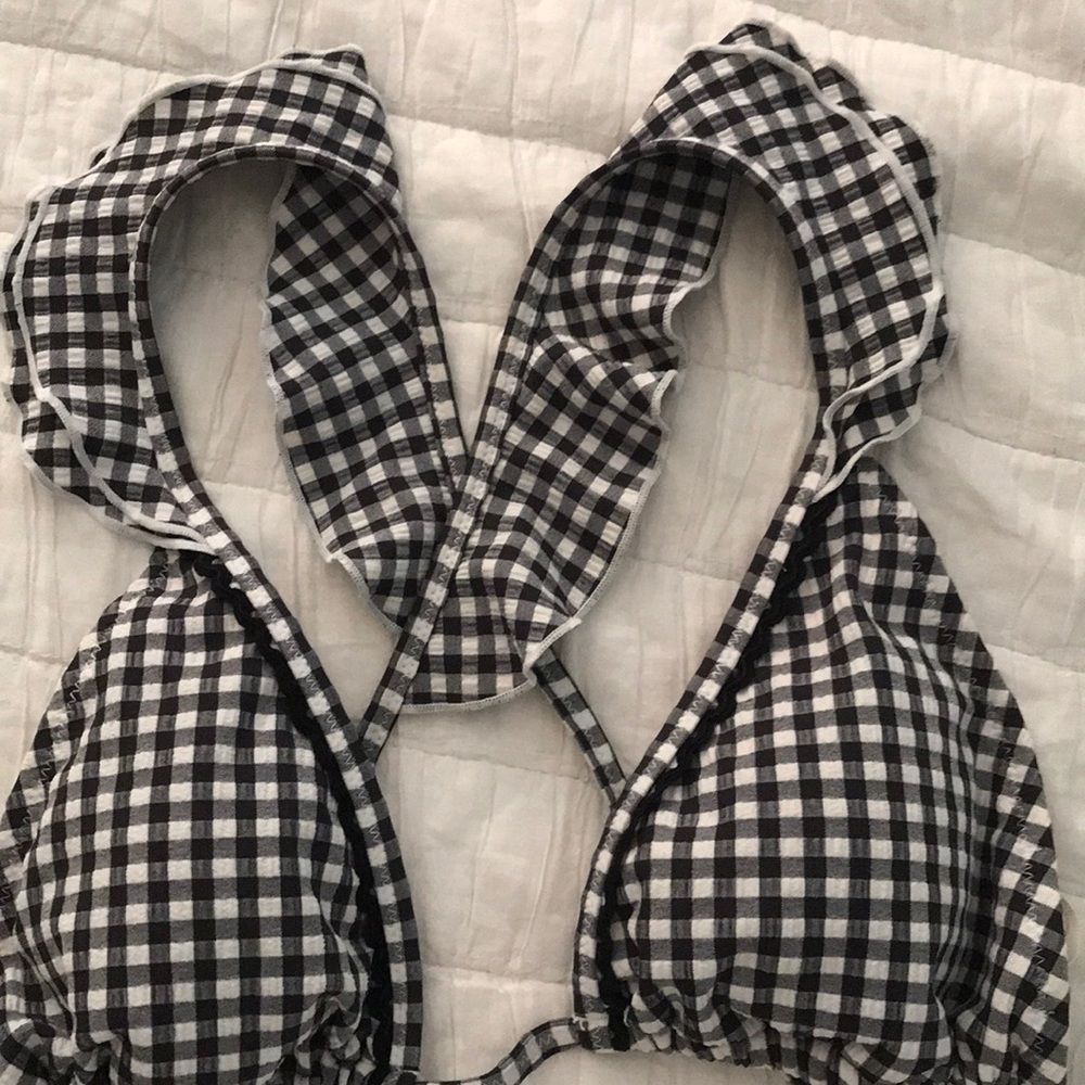 Ruffle bikini top‼️ - Picture 4 of 4